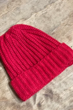 Ribbed Beanie - Vinrød