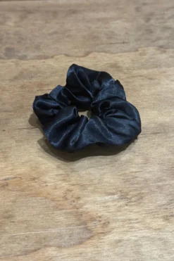 Satin Scrunchie - Sort