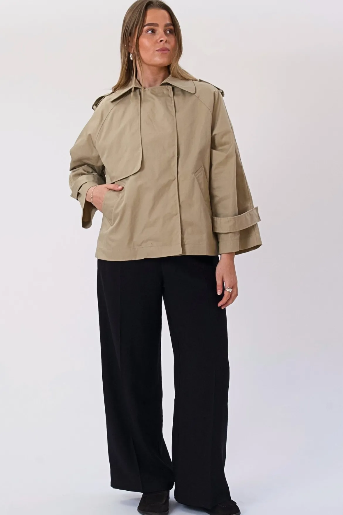 Short Trenchcoat - Beige