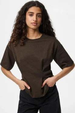 Skylar O-Neck Fitted Tee - Delicioso