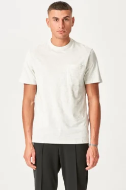 T-shirt med lomme - Off-white