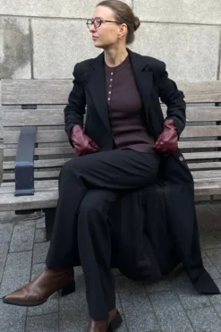 Ukino Strikcardigan med Rund Hals - Chocolate Plum